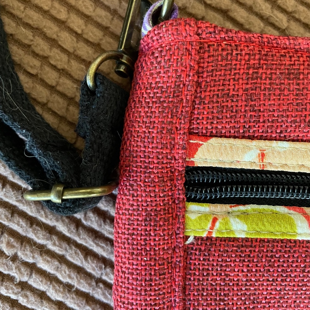 PRICE DROP! NWT  Boho canvas shoulder bag with floral appliqués - Picture 10 of 16